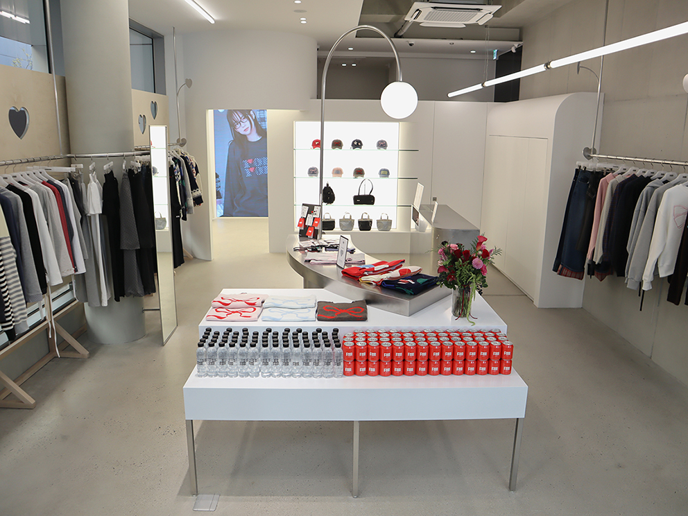 론론(RONRON), 한남동에 첫 플래그십 스토어 오픈 2116-Image